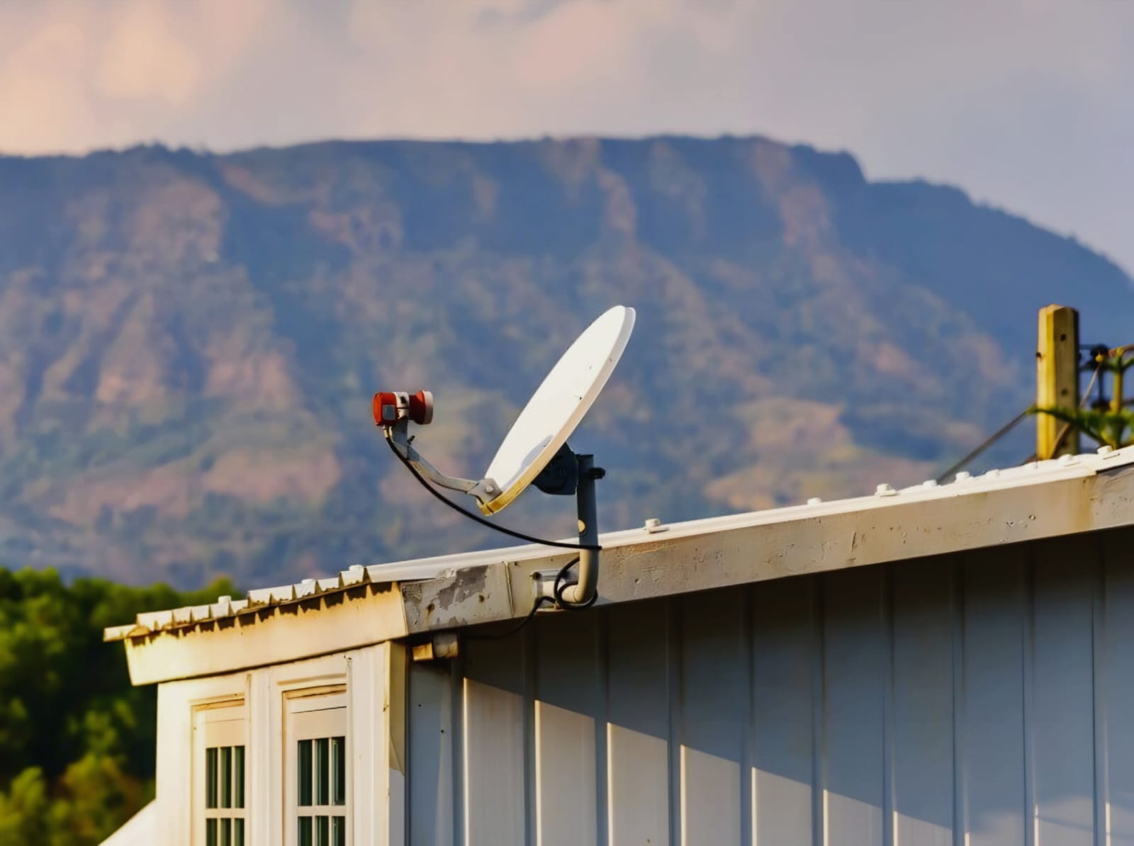 Top 5 Satellite Internet Providers for Rural Regions (2025)